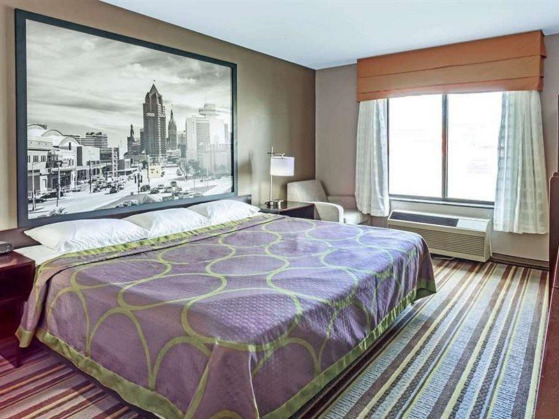 Delavan Inn And Suites Экстерьер фото